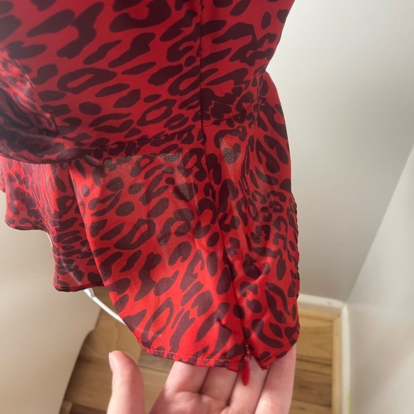 Fame and Partners Women’s Red The Laura Top Wrap Blouse Flutter Sleeves Size 0 - Picture 3 of 7